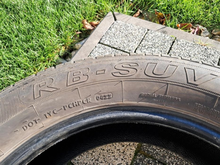 Opona wielosezonowa 18