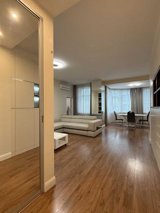 Оренда 2к квартири, Лесі Українки 7А, метро Кловська, Печерськ, Центр