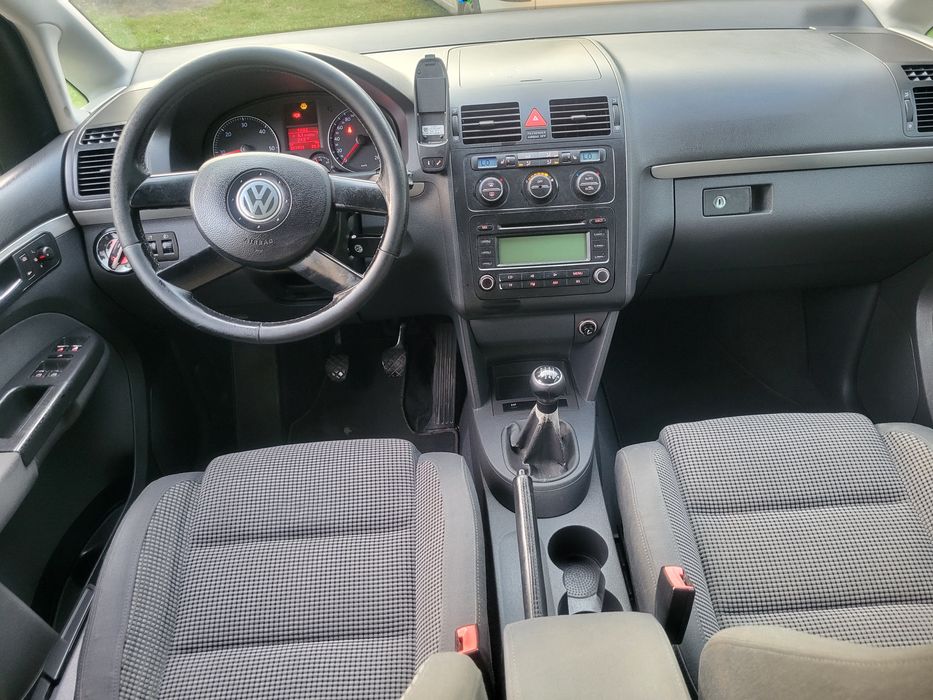 Touran 7 osób 2.0 TDI 136 KM zadbany