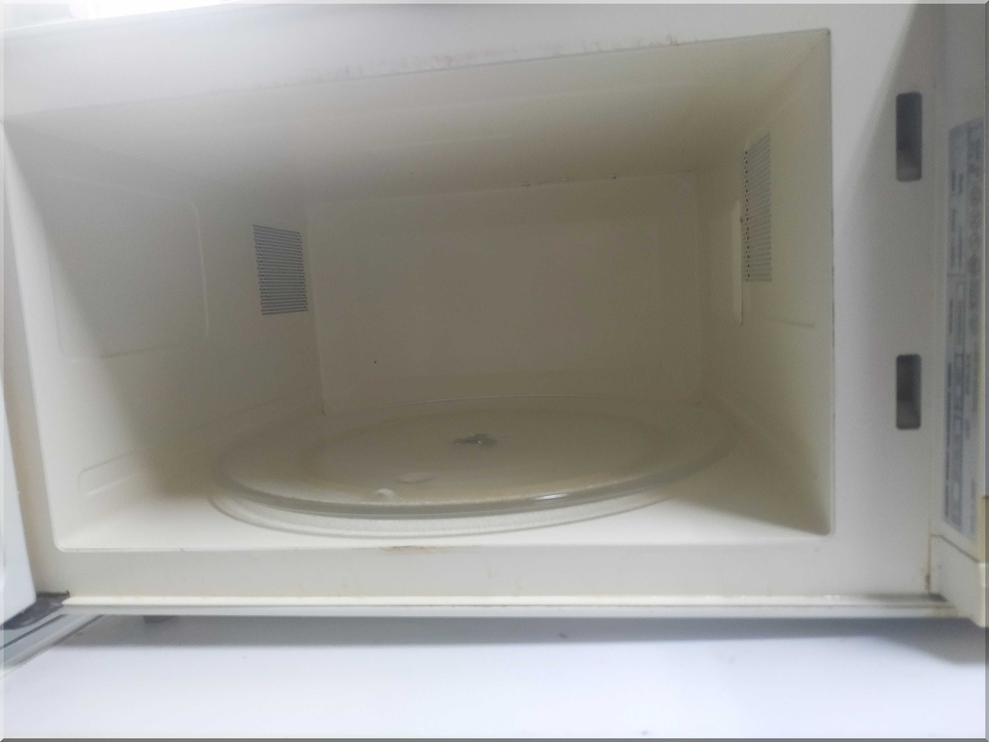 Kuchenka Mikrofalowa Bosch HMT872K Duza