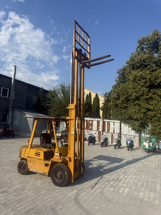 Навантажувач вилковий Komatsu FD25D - дизель