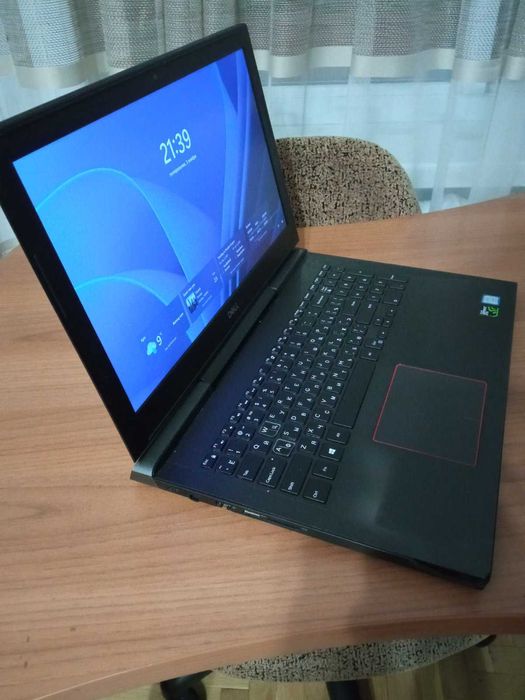 Ноутбук Dell Inspirion 7577 P72F001