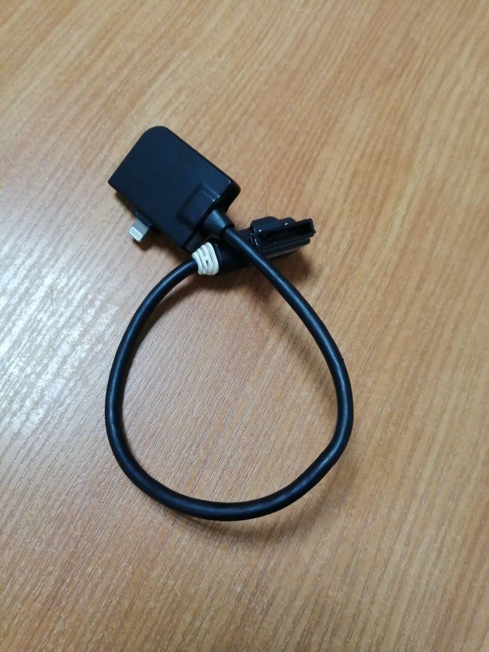 Адаптер VAG (5N0 035 554 J) - кабель iPhone media