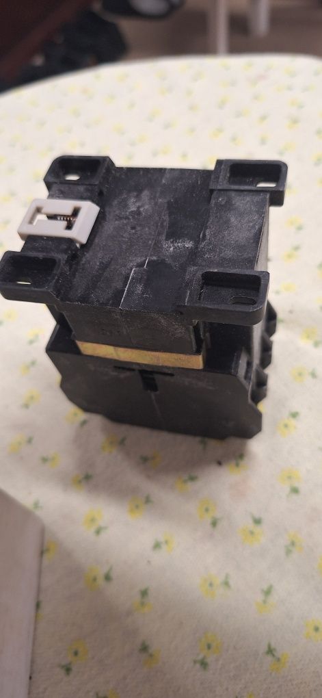 Przekaźnik elektryczny szynowy stycznik K2-30 A10 Benedikt & Jager