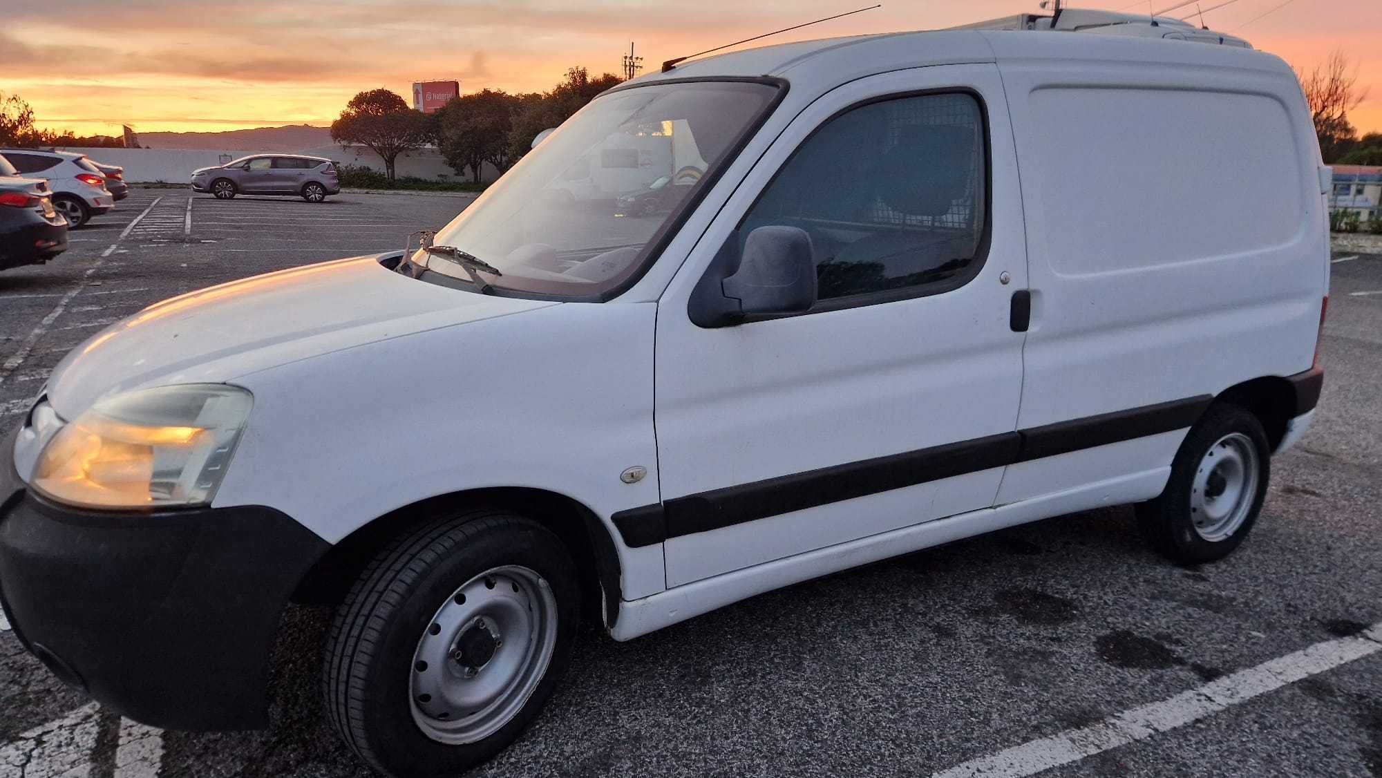 Peugeot Partner 2.0 HDI 2006 com Ar/Cond.