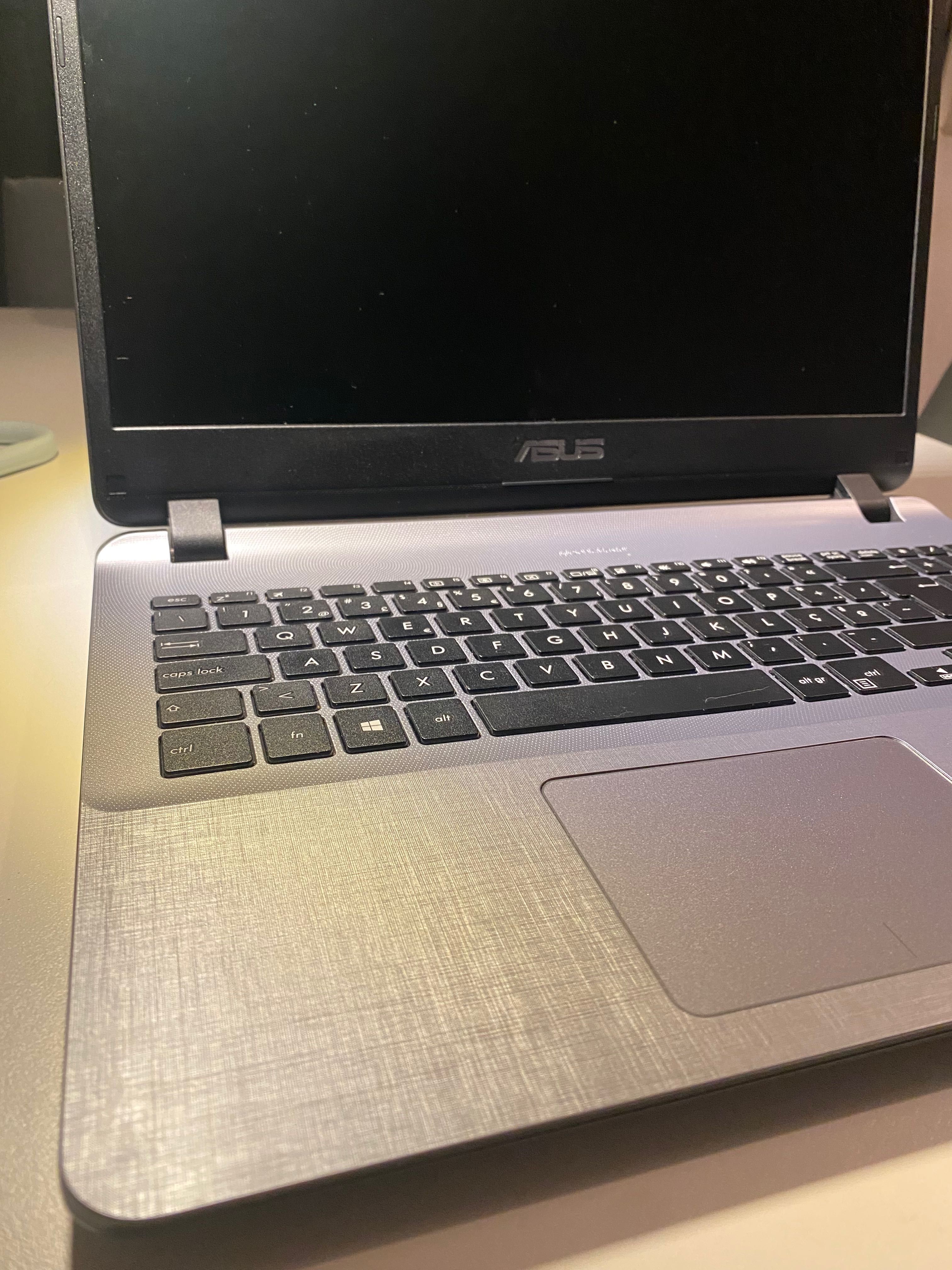 Asus F507U C/Novo