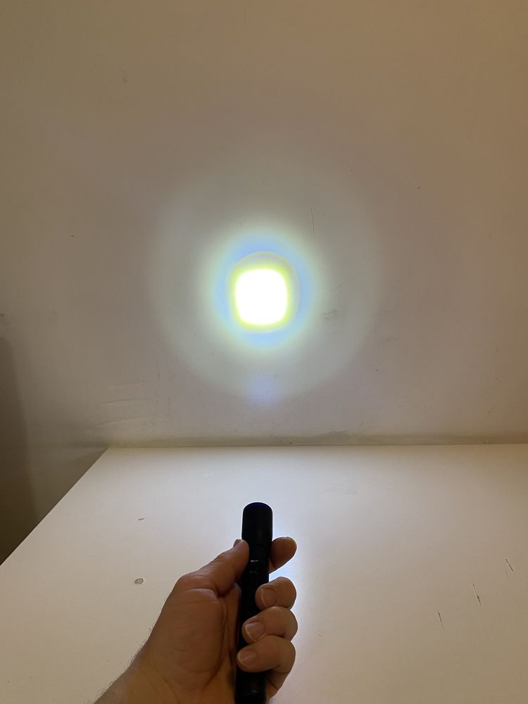 Світлодіодний ліхтарик з кольоровими фільтрами Crivit