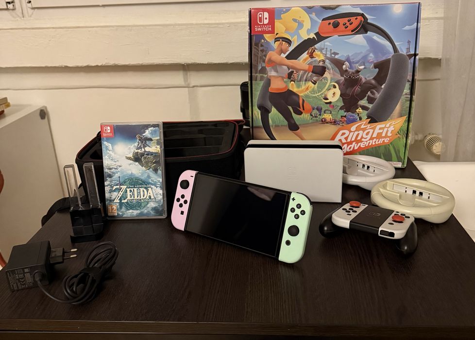 Nintendo Switch OLED + 2 joycony + Gry + akcesoria