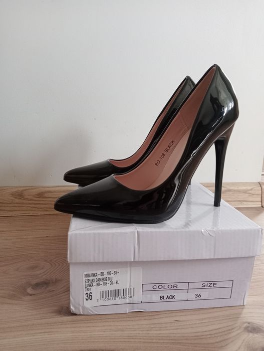 Klasyczne szpilki czarne lakierowane