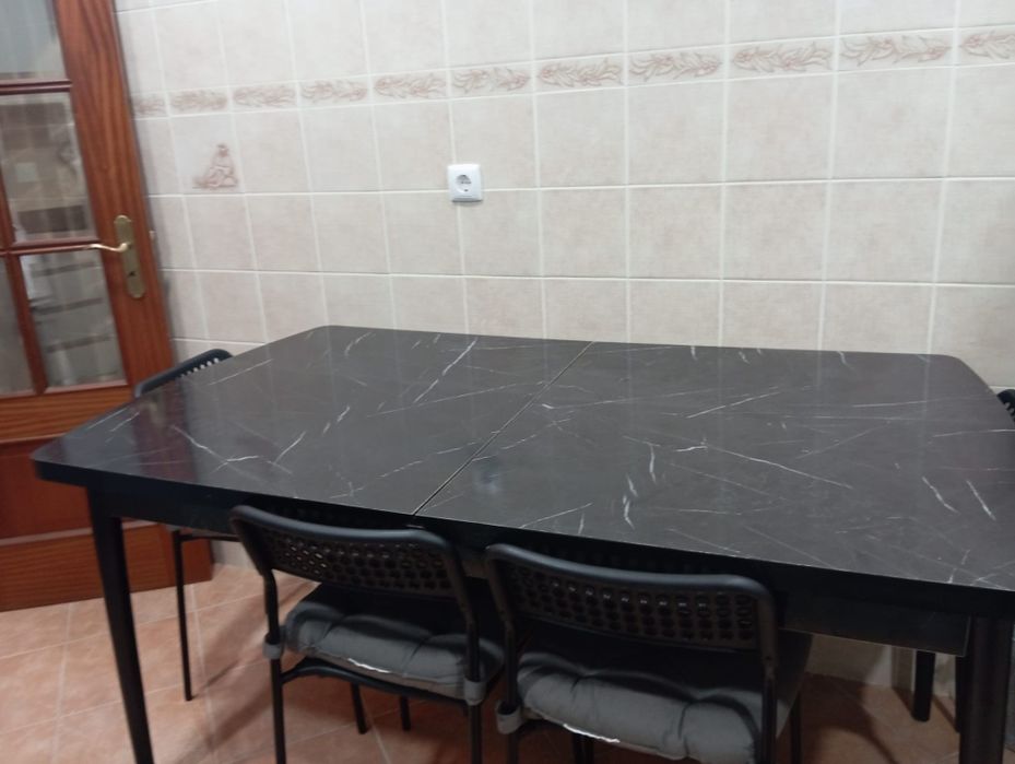 Mesa de Cozinha Extensível / Preta