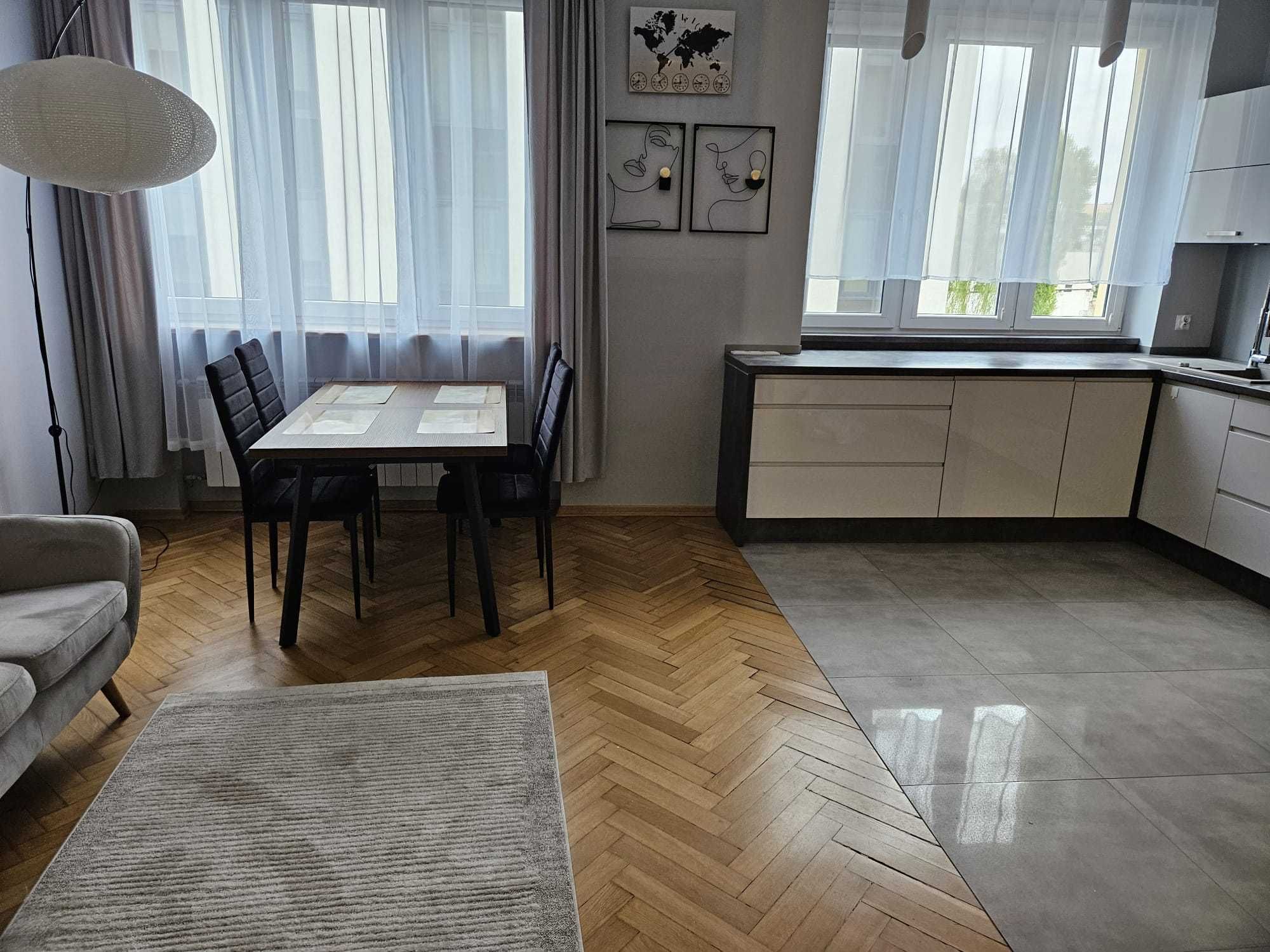 Mieszkanie- Apartament wynajem w centrum Łodzi, ulica Jaracza, 89 m2