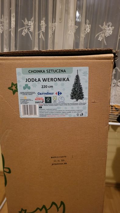 Sztuczna choinka 2m,wygląda jak prawdziwa,wraz z ozdobami,