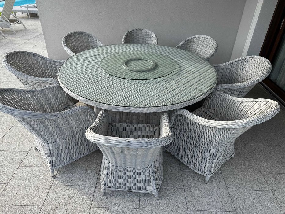 Komplet OLTRE Royal: Stół ø180 + 8 Foteli. | Cena Nowego - 21.790 zł.