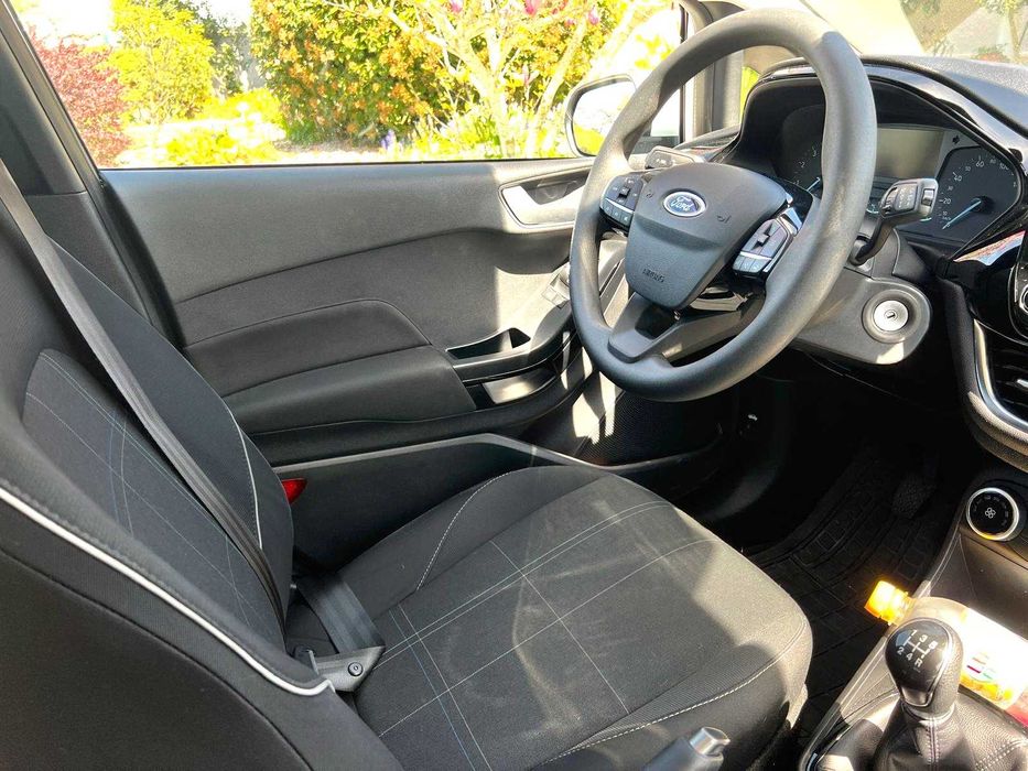 Ford Fiesta 2018 -  5 portas - 30.000 km