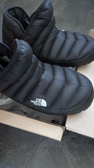 Дутики TNF 38 p. 3000грн