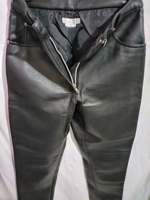 Calças em Napa Preta