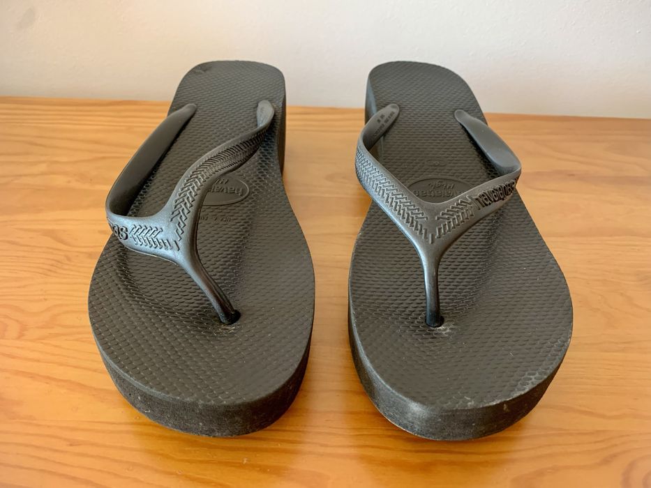 Havaianas Pretas com Salto 39