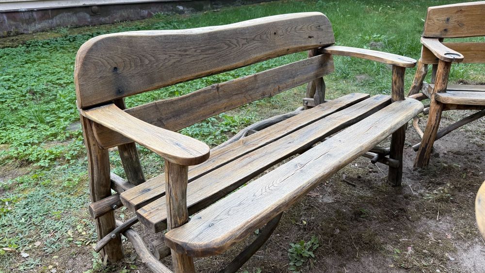 Zestaw drewnianych dębowych mebli