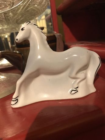 Figurka porcelanowa koń, źrebak stara porcelana