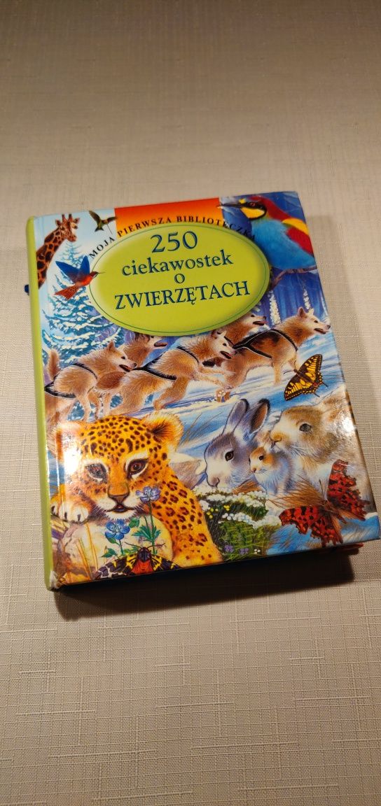 Książka "250 ciekawostek o zwierzętach".