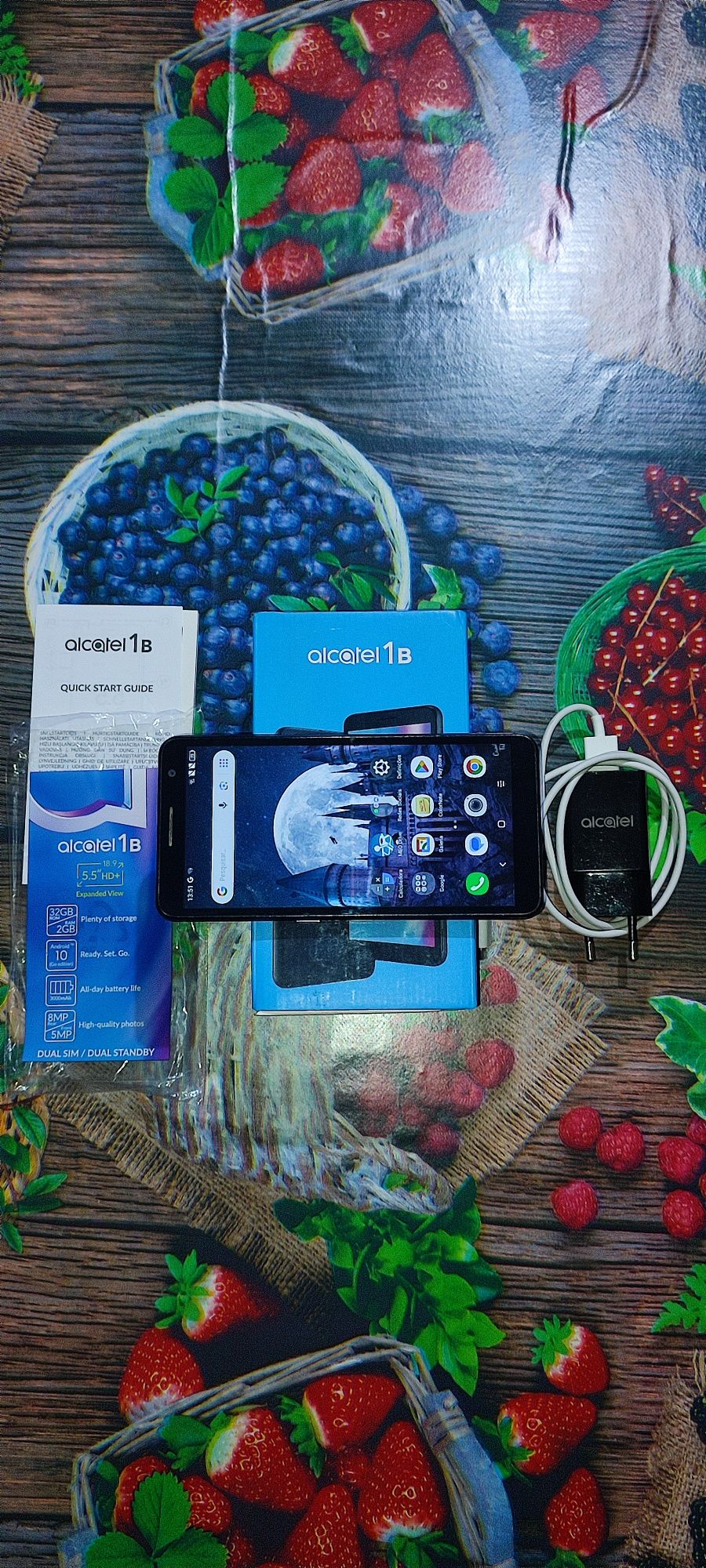 Telemóvel Alcatel 2gb Ram, suporta 2 cartões SIM, 5,5" ecrã, Quad core