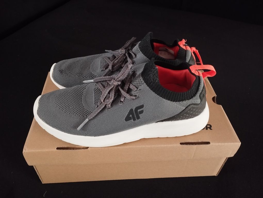 Buty chłopięce 4F adidasy 37