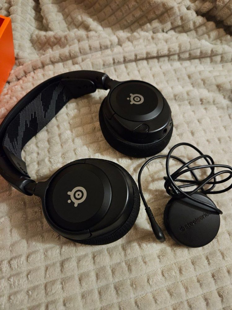 Навушники Steelseries Arctis Nova 1