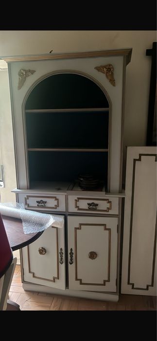 Movel antigo em bom estado