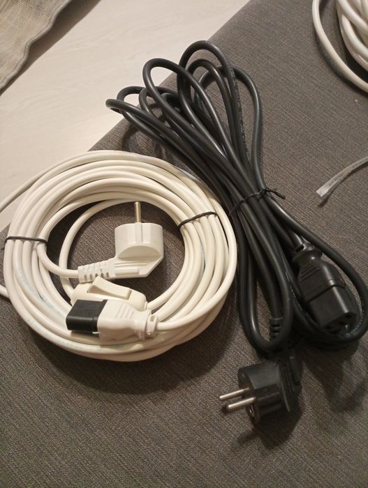 Кабель черний 4м та білі по 6м