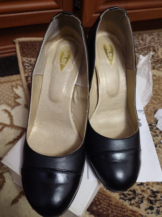 Продам туфлі 39,5р