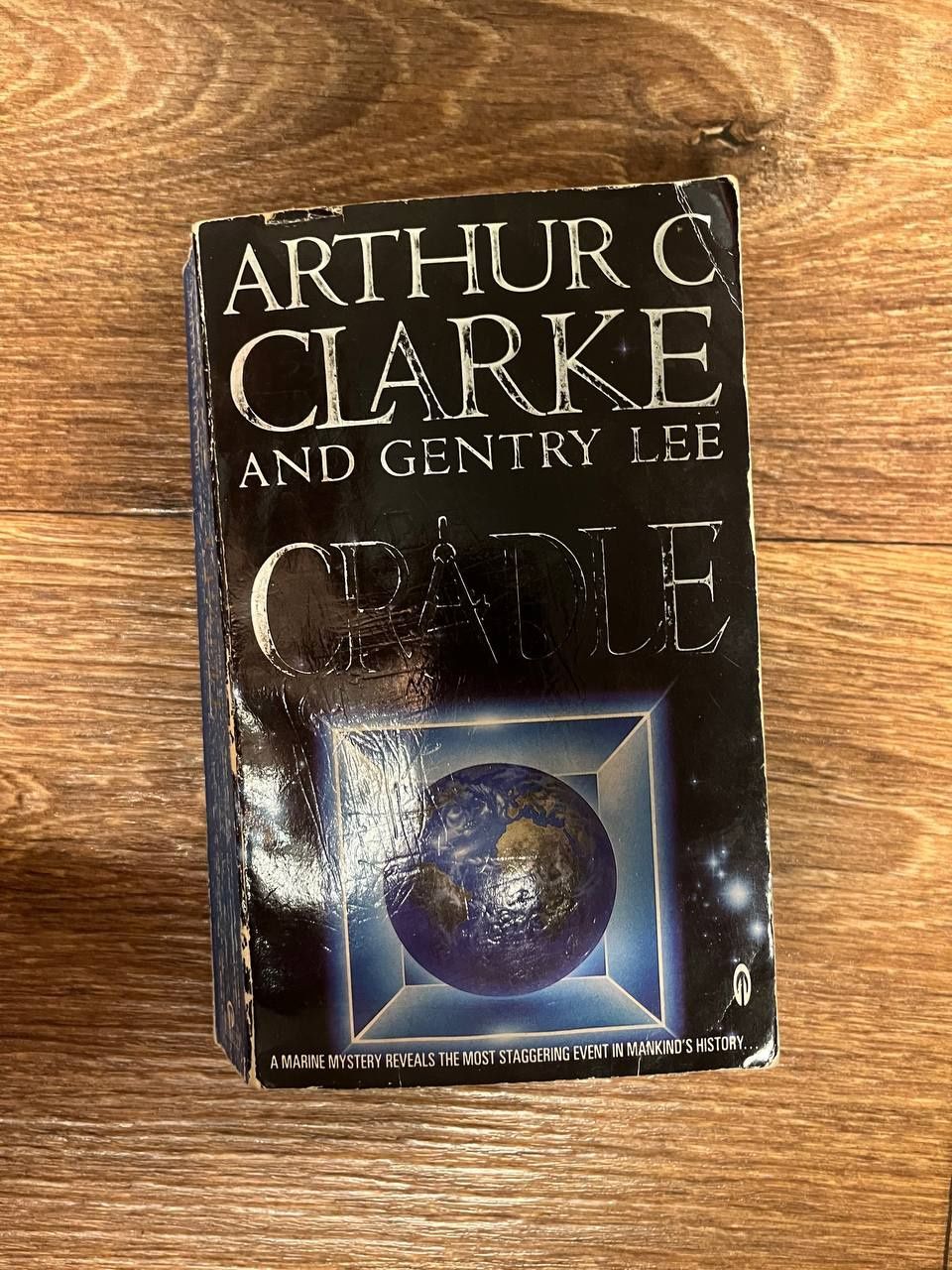 Книга Arthur Clarke and Gentry Lee Cradle Колыбель Артур Кларк Джентри