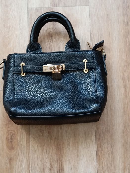 Продам женскую сумочку.