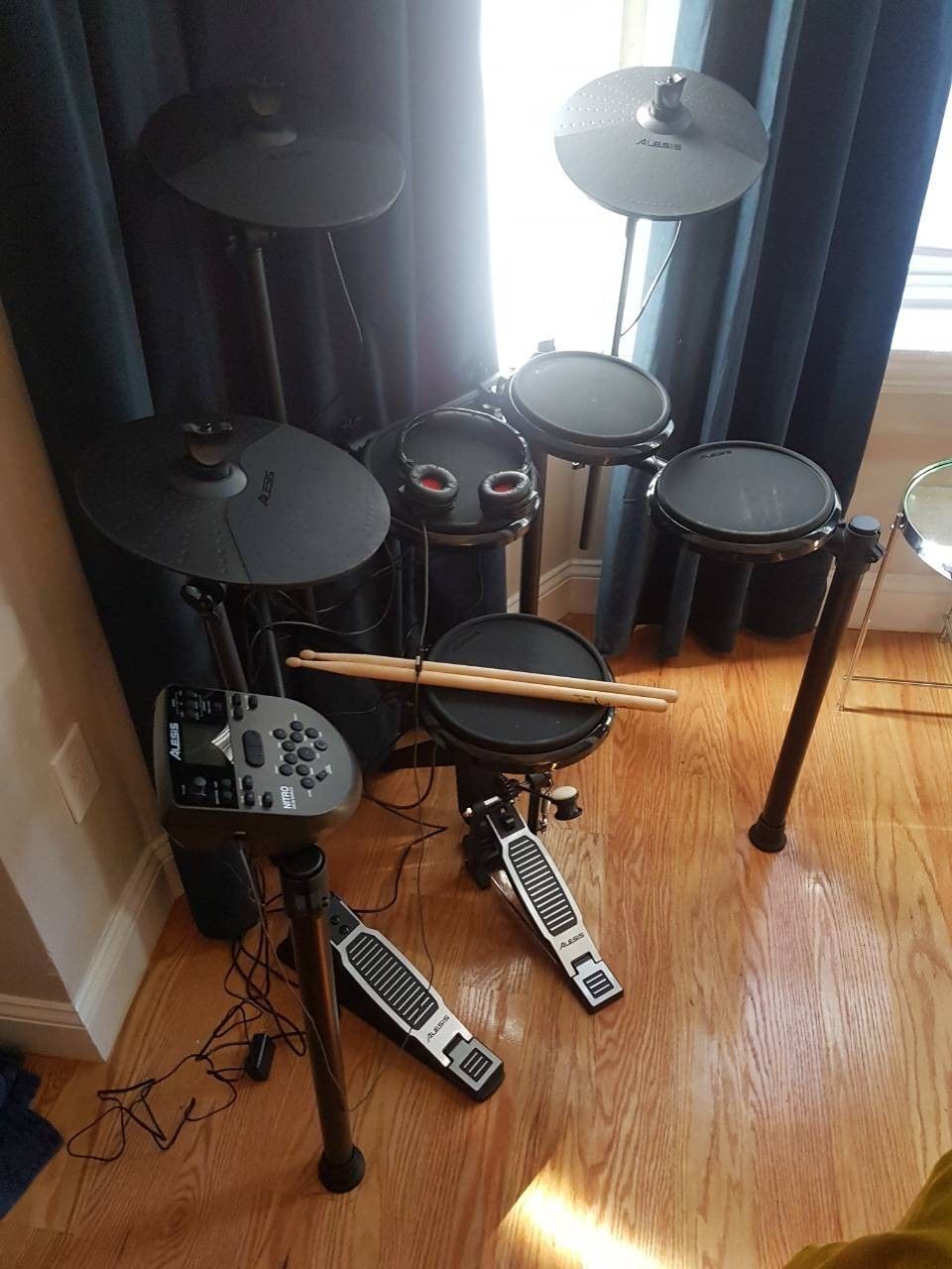 Электронные барабаны ALESIS NITRO.