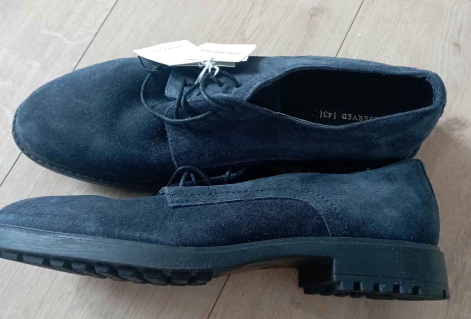 Buty do garnituru