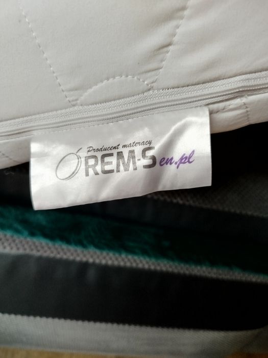 Materac z pokrowcem 190x90x9 tanio