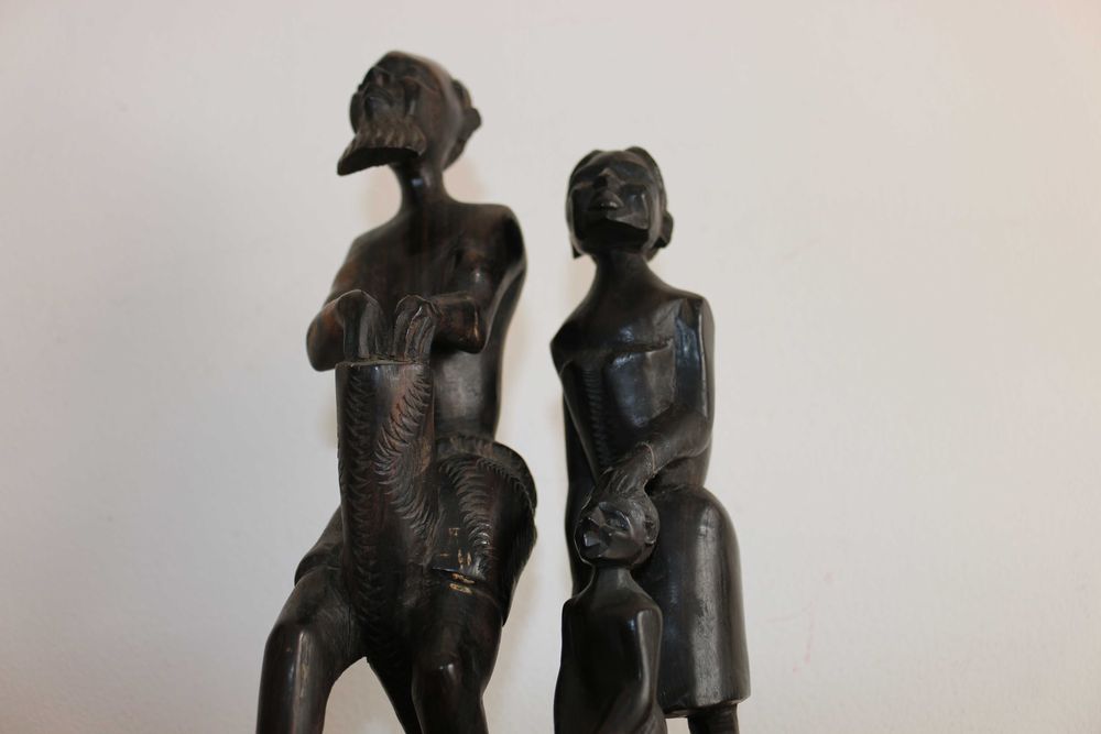 Figuras - Estatuetas africanas em madeira