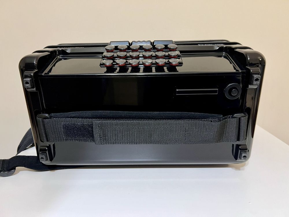 Concertina Roland FR-18 preta - Excelente estado