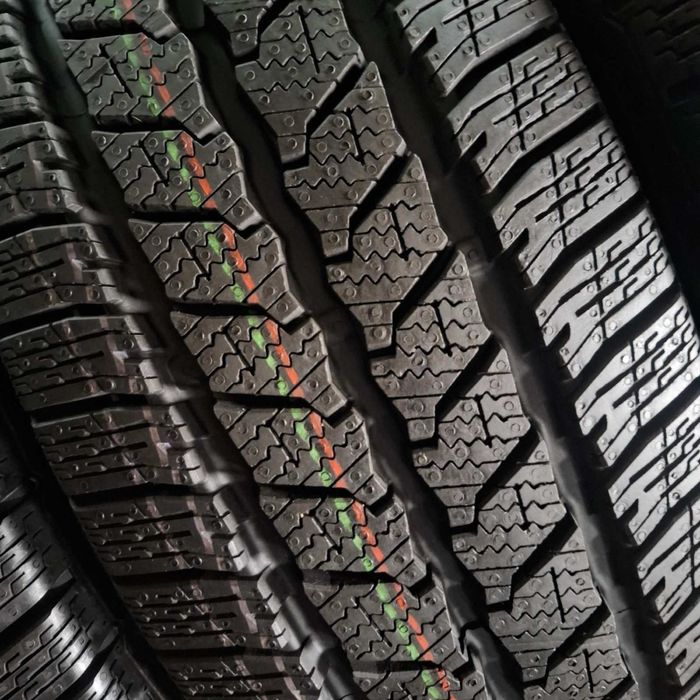 215/65/16c R16c Continental VanContactWinter 4шт нові зима