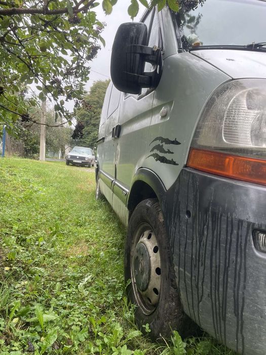 Автомобіль Опель Мовано 2005 року