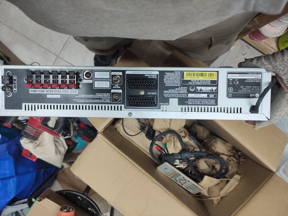Кінотеатр LG DVD/VCR  LH-CX246X