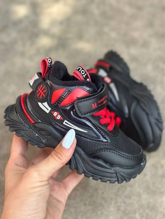 Кросівки/черевики  на хлопчика осінні  на флісі  26 розмір