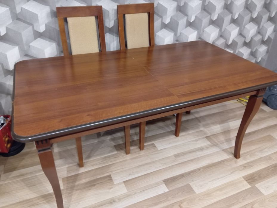 Sprzedam stół i 6 krzeseł