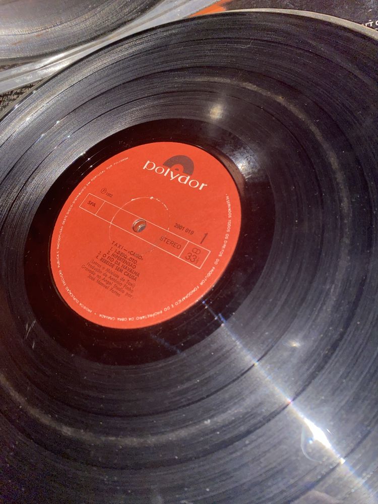 Vendo vinil sem arranhao
