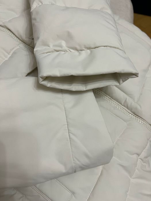 Зимова куртка ZARA жіноча, розмір XS, стан ідеальний.