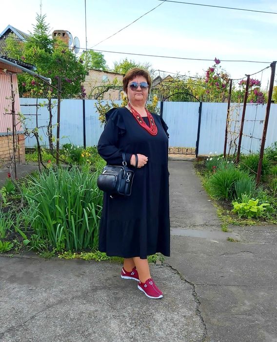 Легка сукня трапецієвидного крою