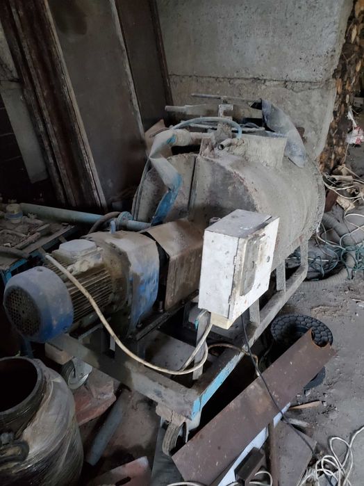 Змішувач для бетону  0,3м3