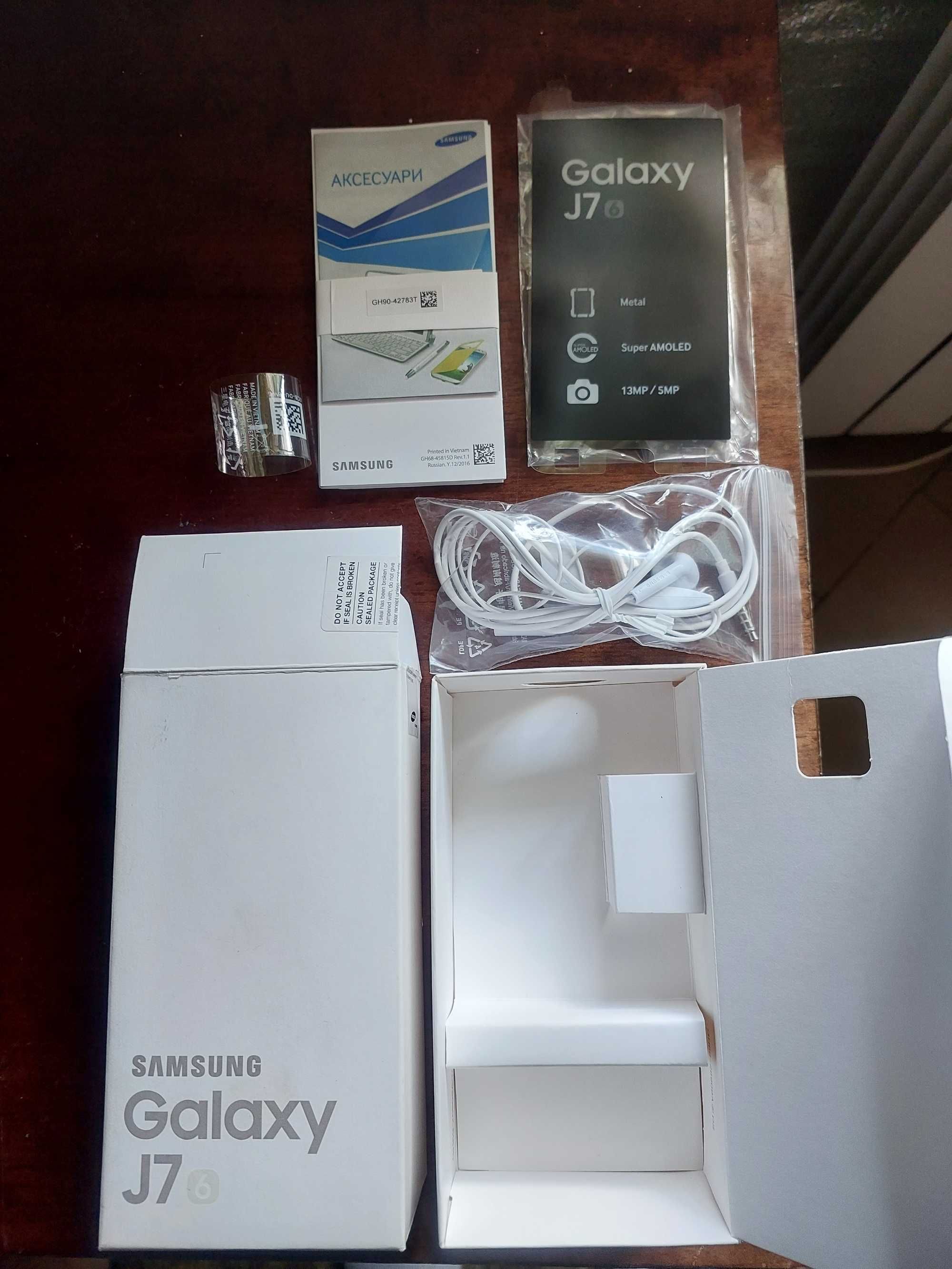 Смартфон Samsung Galaxy J7 J710F + карта пам'яті microSD 32 GB