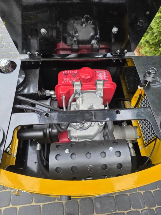 Minikoparka 1 tona , silnik diesel