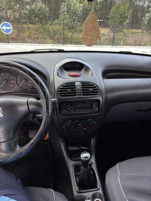 Peugeot 206 1.1 gasolina 1999