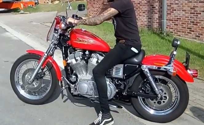 Harley Davidson Sportster 883